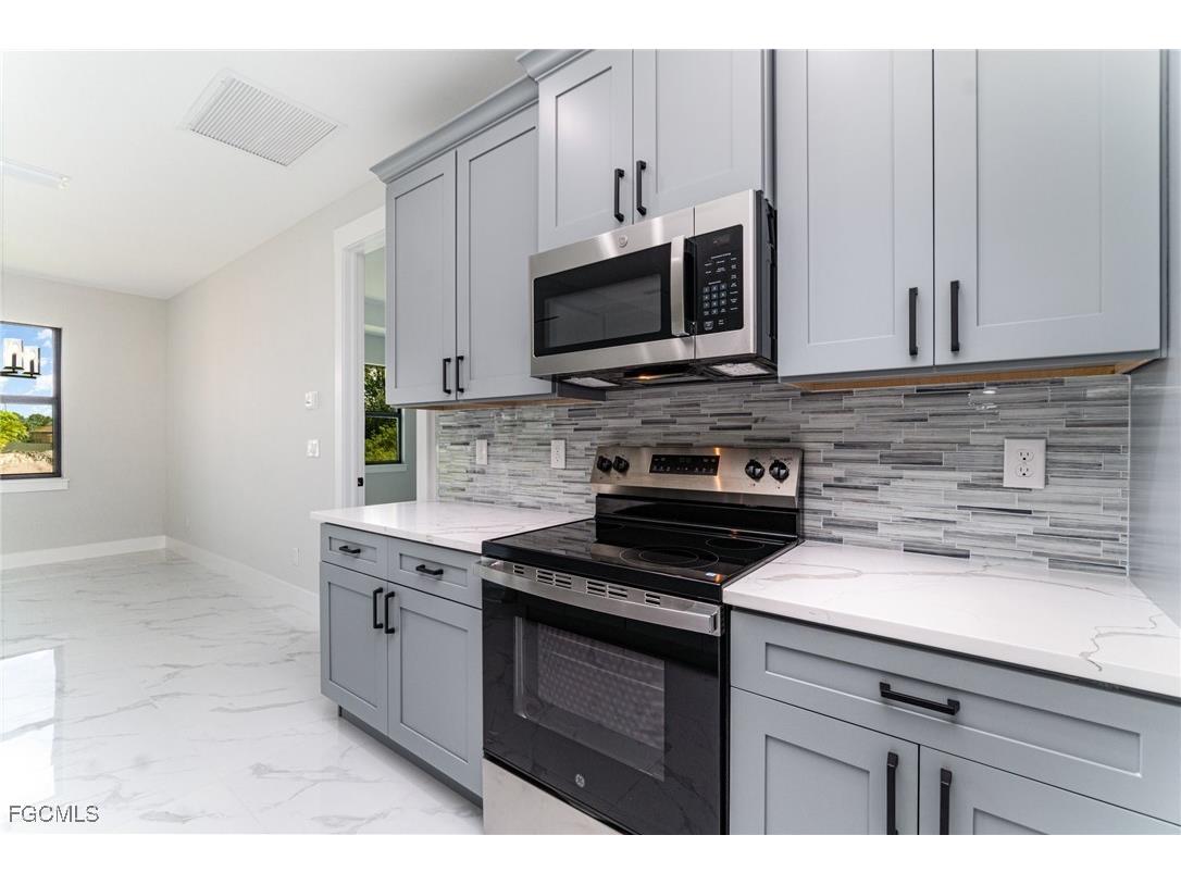 3717 4th Street SW Lehigh Acres FL 33976 2025007300 image16