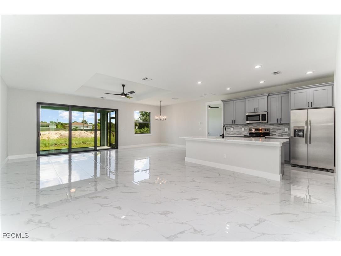 3717 4th Street SW Lehigh Acres FL 33976 2025007300 image5