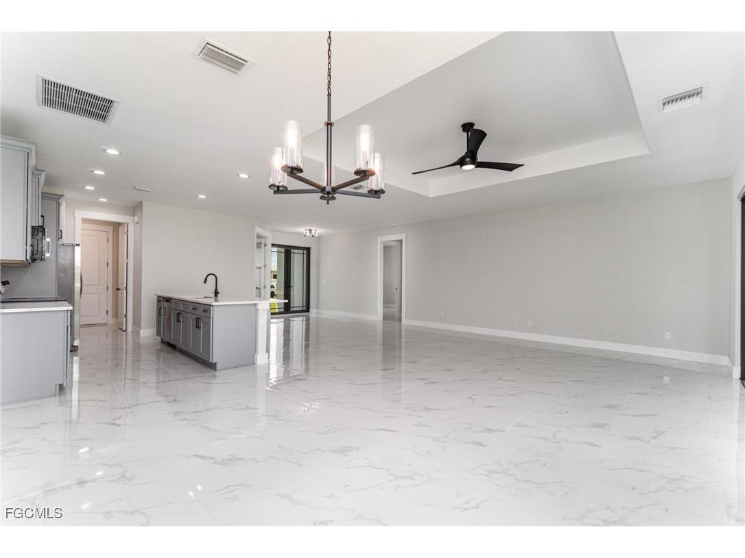 3717 4th Street SW Lehigh Acres FL 33976 2025007300 image7