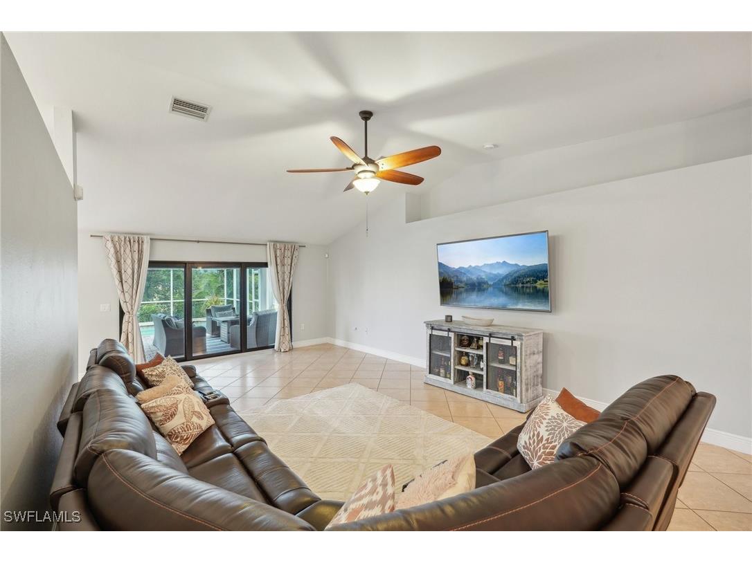 3717 Agualinda Boulevard Cape Coral FL 33914 225075514 image9