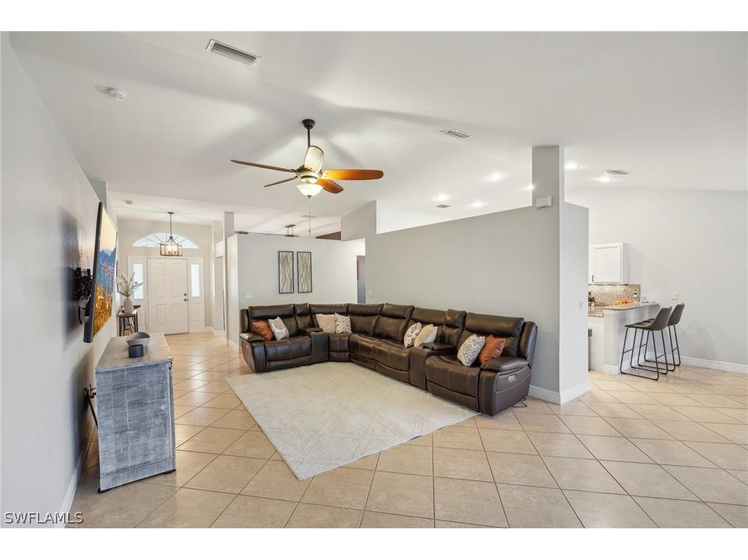 3717 Agualinda Boulevard Cape Coral FL 33914 226009060 image10