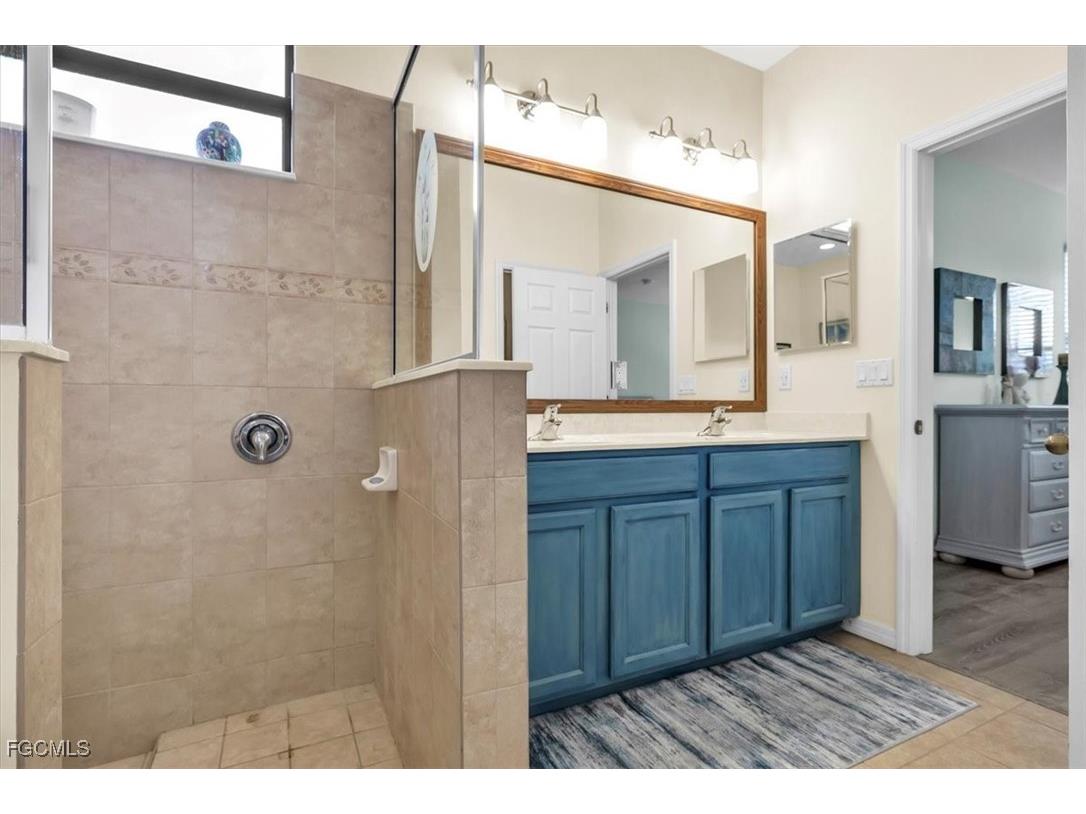 3717 Pino Vista Way Estero FL 33928 2026000219 image28