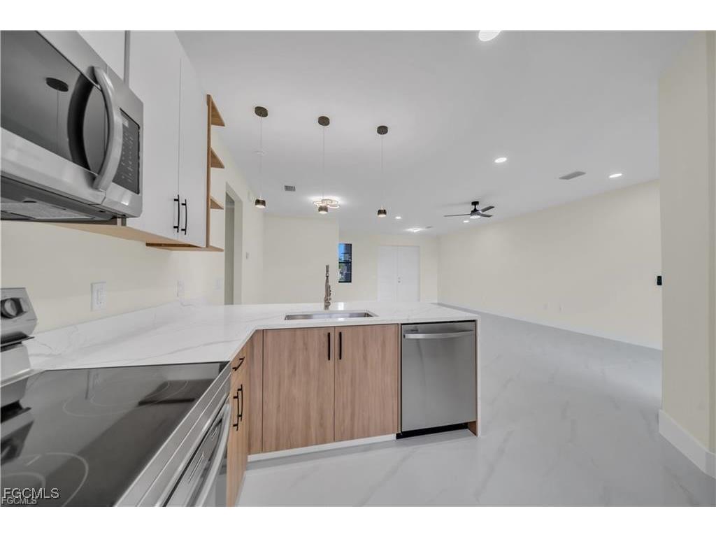 3718 20th Street SW Lehigh Acres FL 33976 2025021451 image4