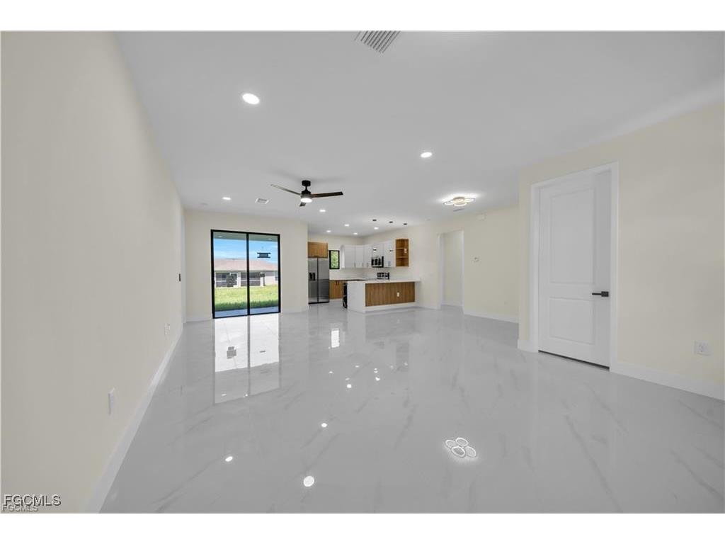 3718 20th Street SW Lehigh Acres FL 33976 2025021451 image8