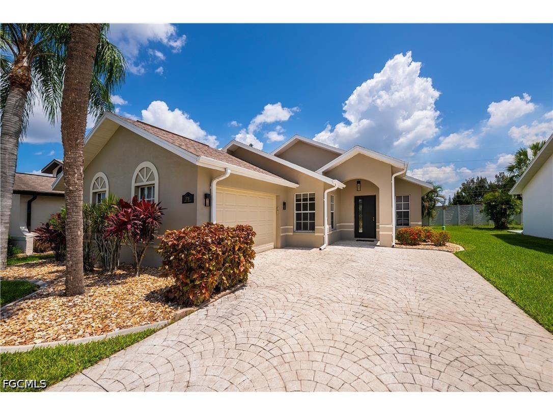 3718 Sabal Springs Boulevard North Fort Myers FL 33917 2026027539 image1