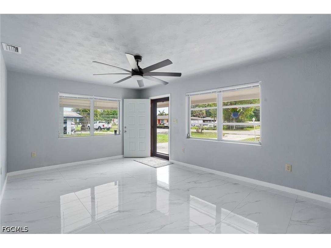372 Altamont Avenue Fort Myers FL 33905 2026025457 image5