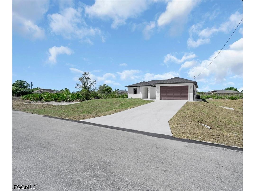 372 Chalet Avenue S Lehigh Acres FL 33974 2026016923 image8