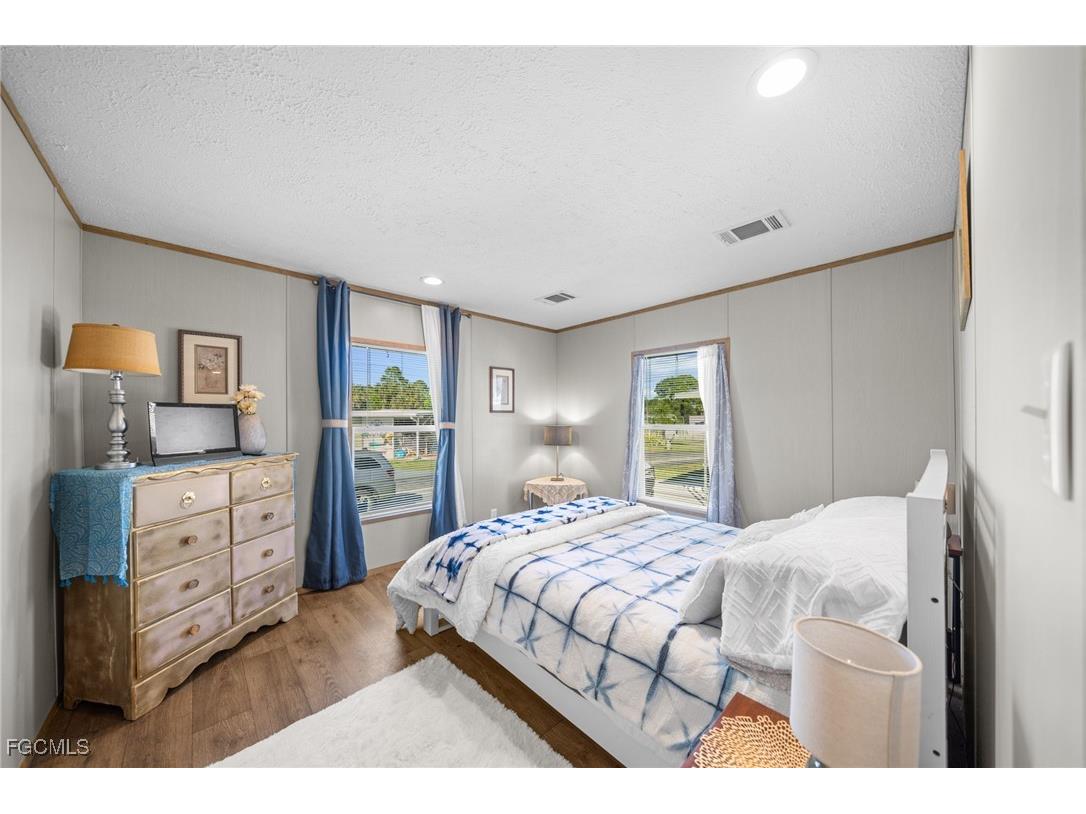 372 Santa Fe Trail North Fort Myers FL 33917 2025015157 image14