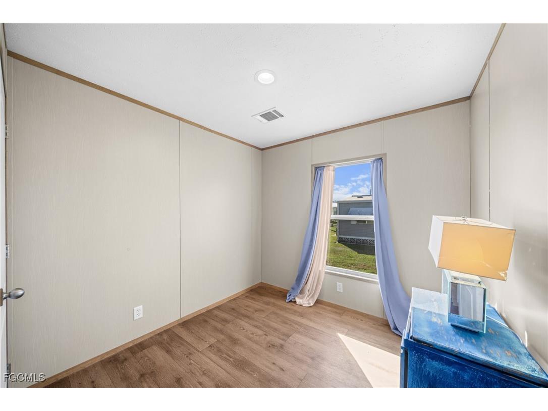 372 Santa Fe Trail North Fort Myers FL 33917 2025015157 image17