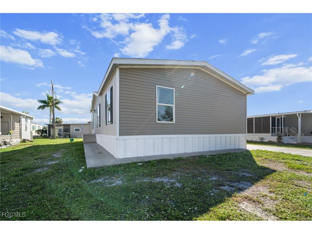 372 Santa Fe Trail North Fort Myers FL 33917 2025015157 image22