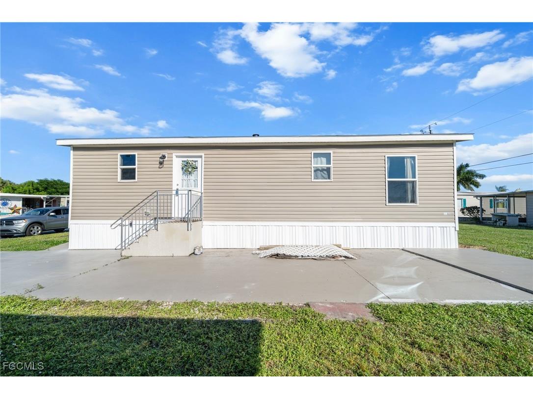 372 Santa Fe Trail North Fort Myers FL 33917 2025015157 image24