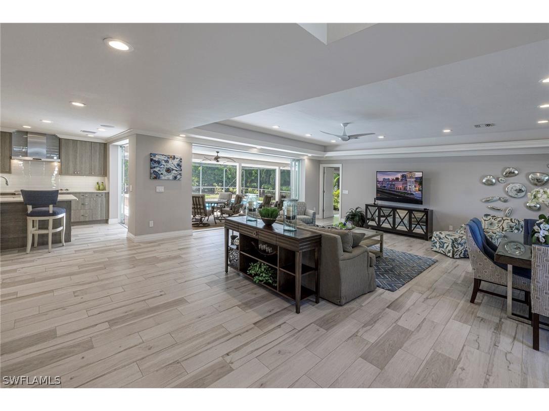 3720 Parkview Way Naples FL 34103 226010906 image2