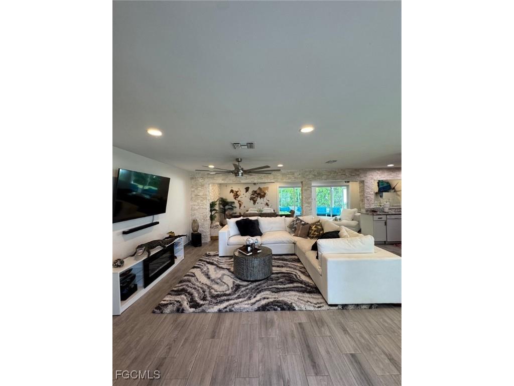 3720 SE 21st Place Cape Coral FL 33904 2025016925 image9