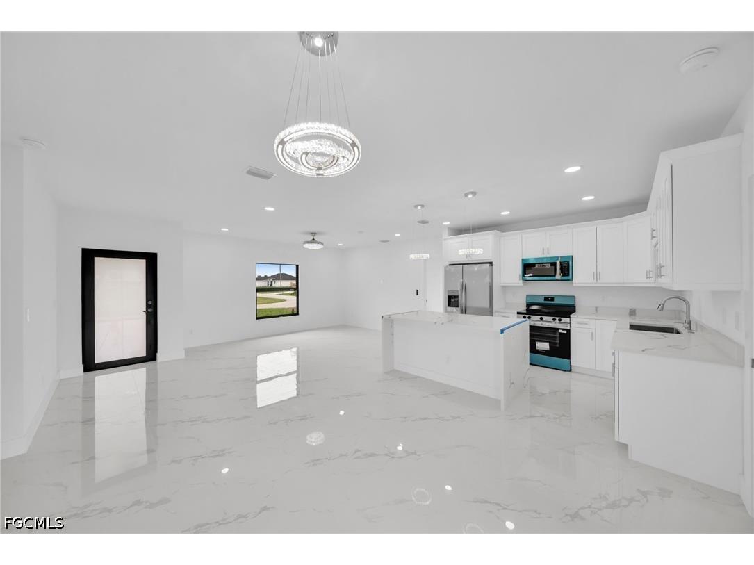 3721 NE 11th Place Cape Coral FL 33909 2026024919 image6