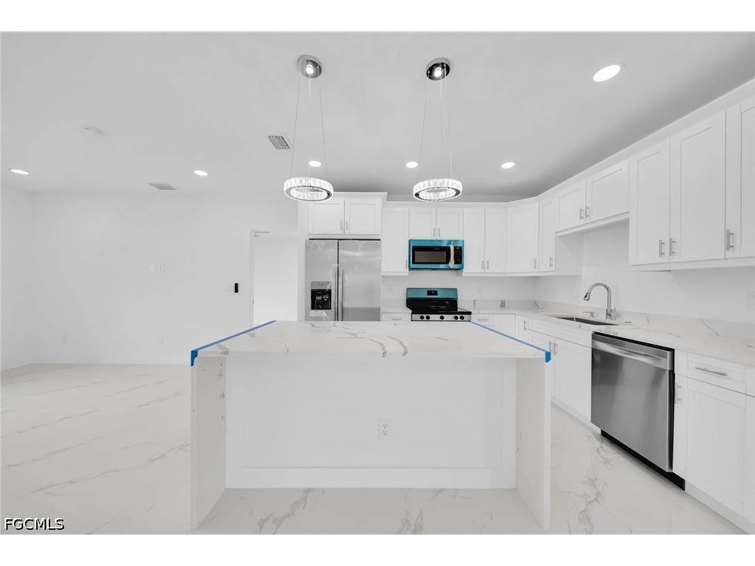 3721 NE 11th Place Cape Coral FL 33909 2026024919 image8