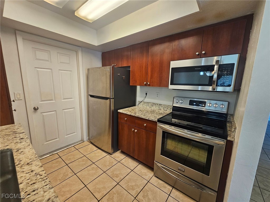 3721 Skyline Boulevard Cape Coral FL 33914 2025018827 image5