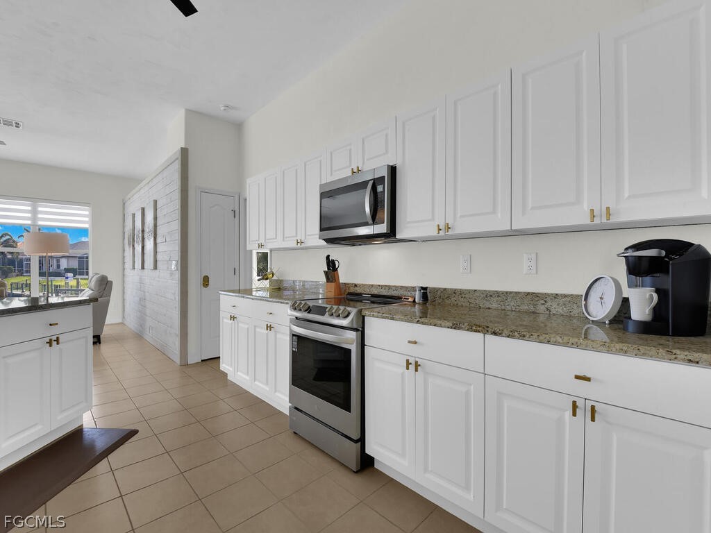 3721 Surfside Boulevard Cape Coral FL 33914 2026011729 image15