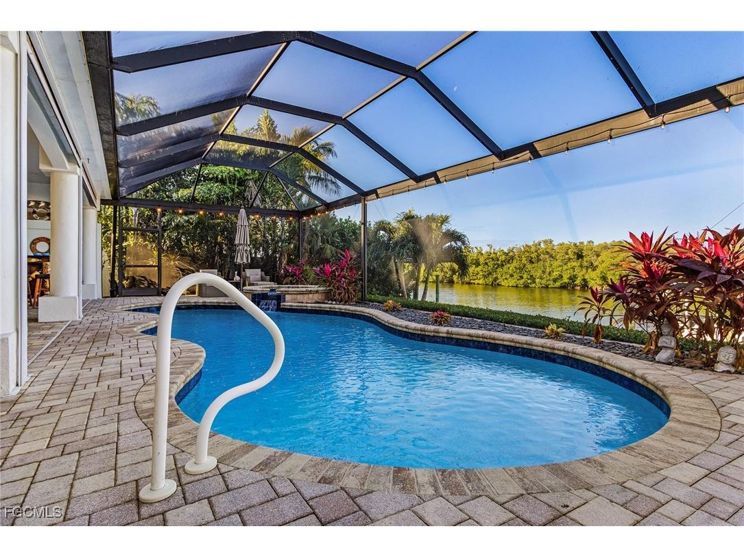 3724 Surfside Boulevard Cape Coral FL 33914 2026005033 image2