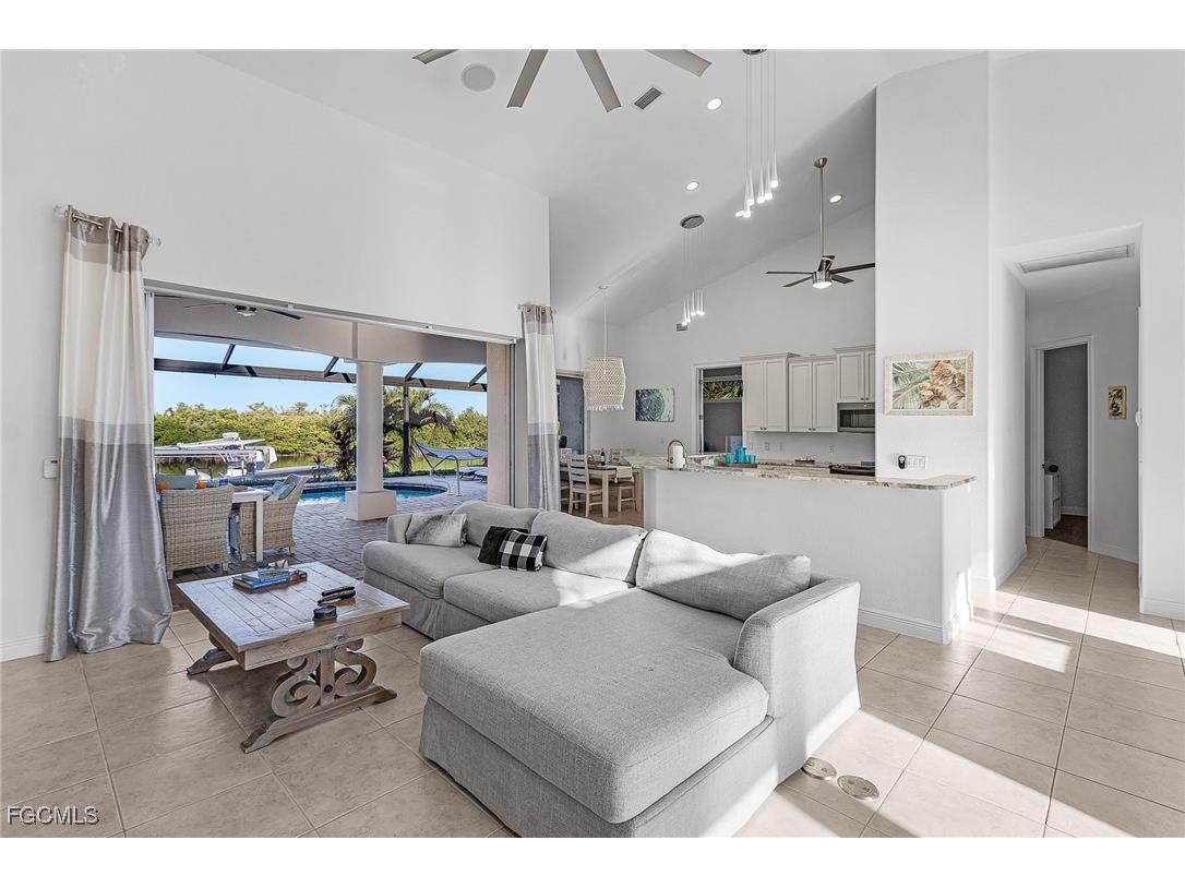 3724 Surfside Boulevard Cape Coral FL 33914 2026005033 image5