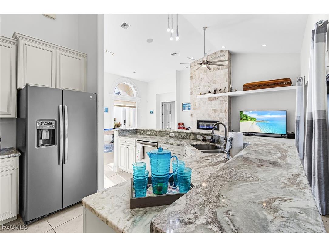3724 Surfside Boulevard Cape Coral FL 33914 2026005033 image6
