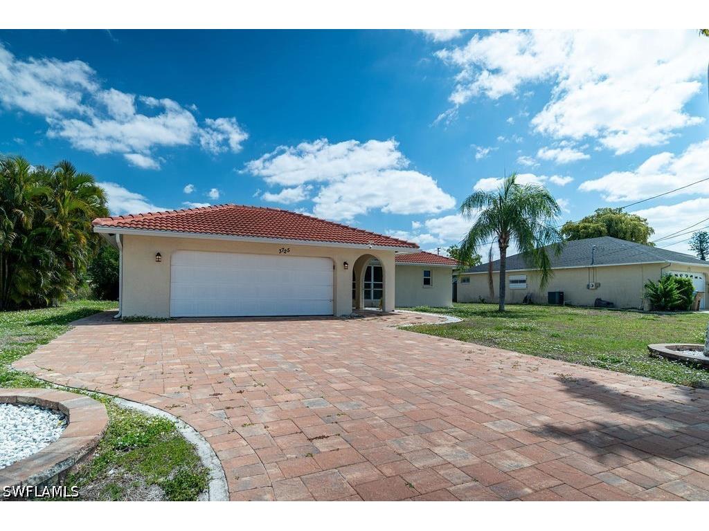 3725 SE 8th Place Cape Coral FL 33904 226016557 image1