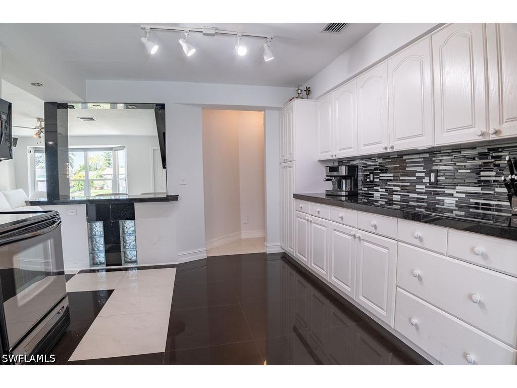 3725 SE 8th Place Cape Coral FL 33904 226016557 image8