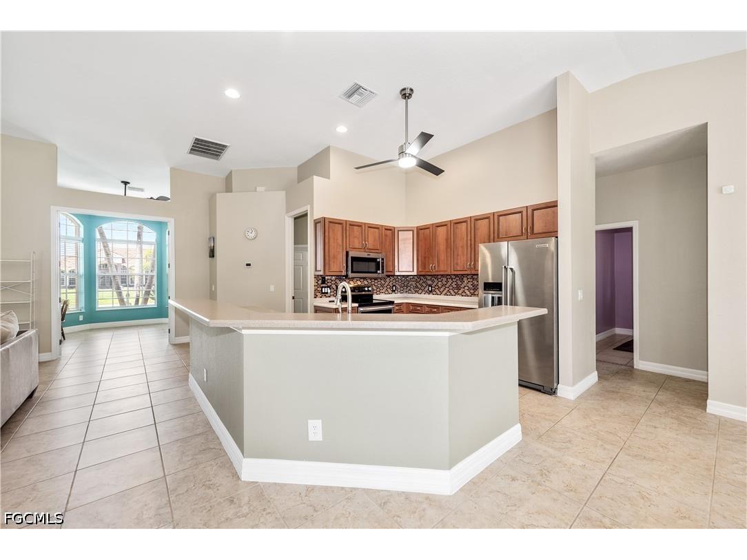 3725 SW 4th Lane Cape Coral FL 33991 2026025710 image10