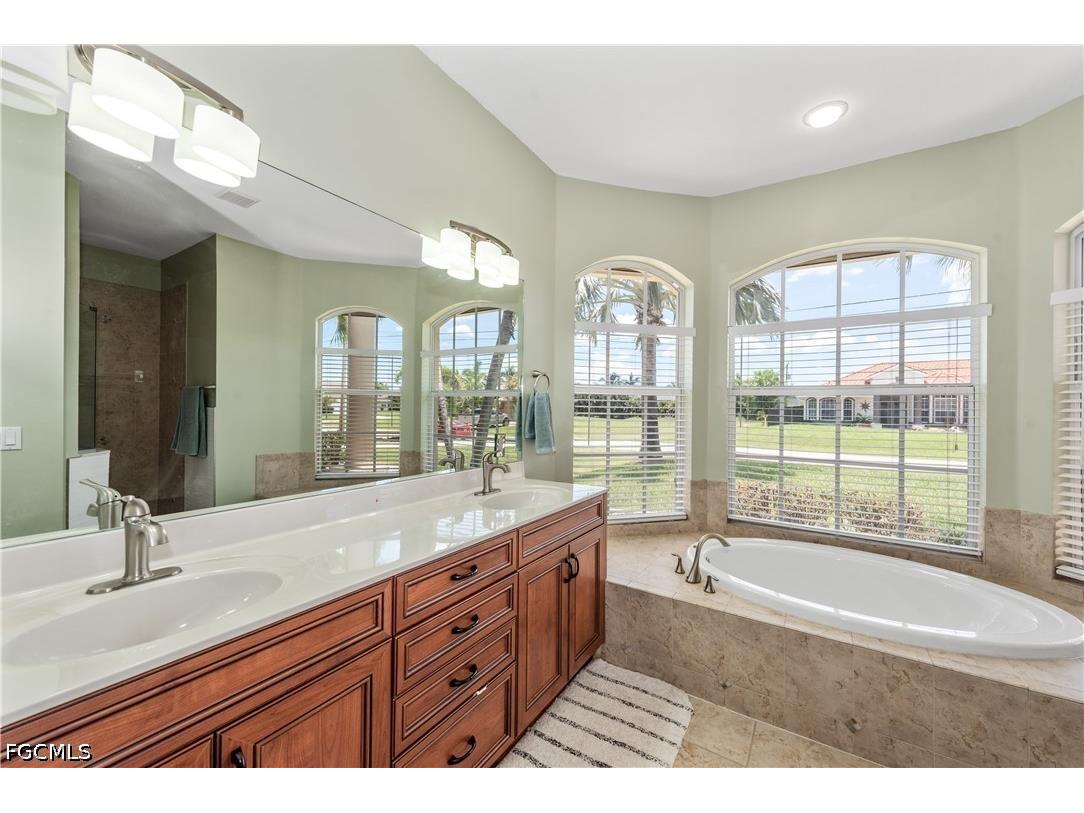 3725 SW 4th Lane Cape Coral FL 33991 2026025710 image21