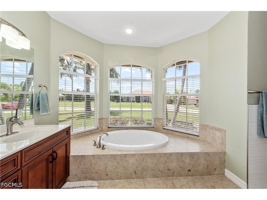 3725 SW 4th Lane Cape Coral FL 33991 2026025710 image22
