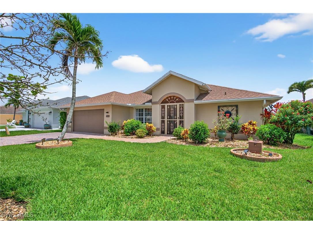 3727 Kent Drive Naples FL 34112 225055189 image1