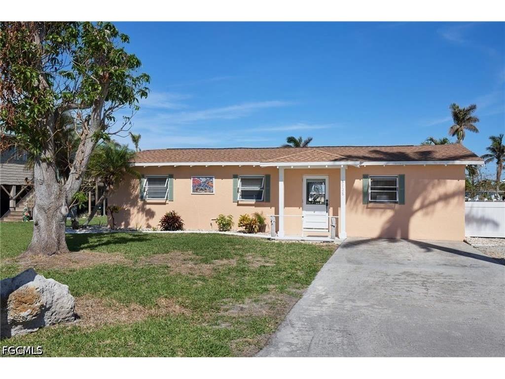 3728 Emerald Avenue Saint James City FL 33956 2026021965 image1