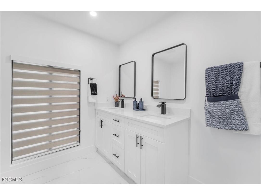 3728 SE 18th Avenue Cape Coral FL 33904 2025005740 image18