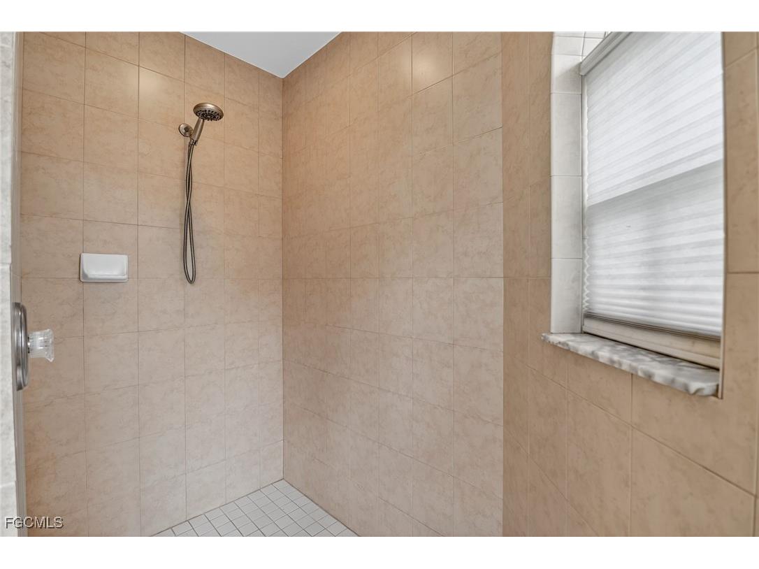 3728 SW 3rd Street Cape Coral FL 33991 2025008769 image18