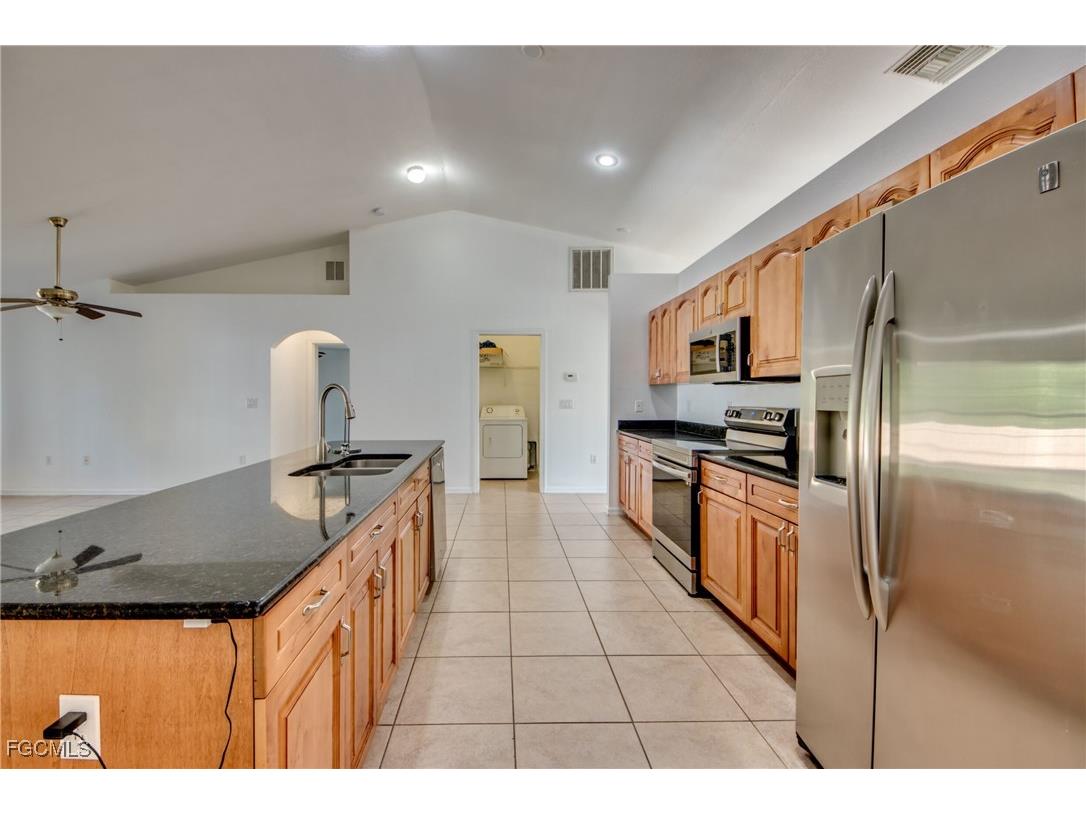 3728 Tareco Street Fort Myers FL 33905 2025022283 image4