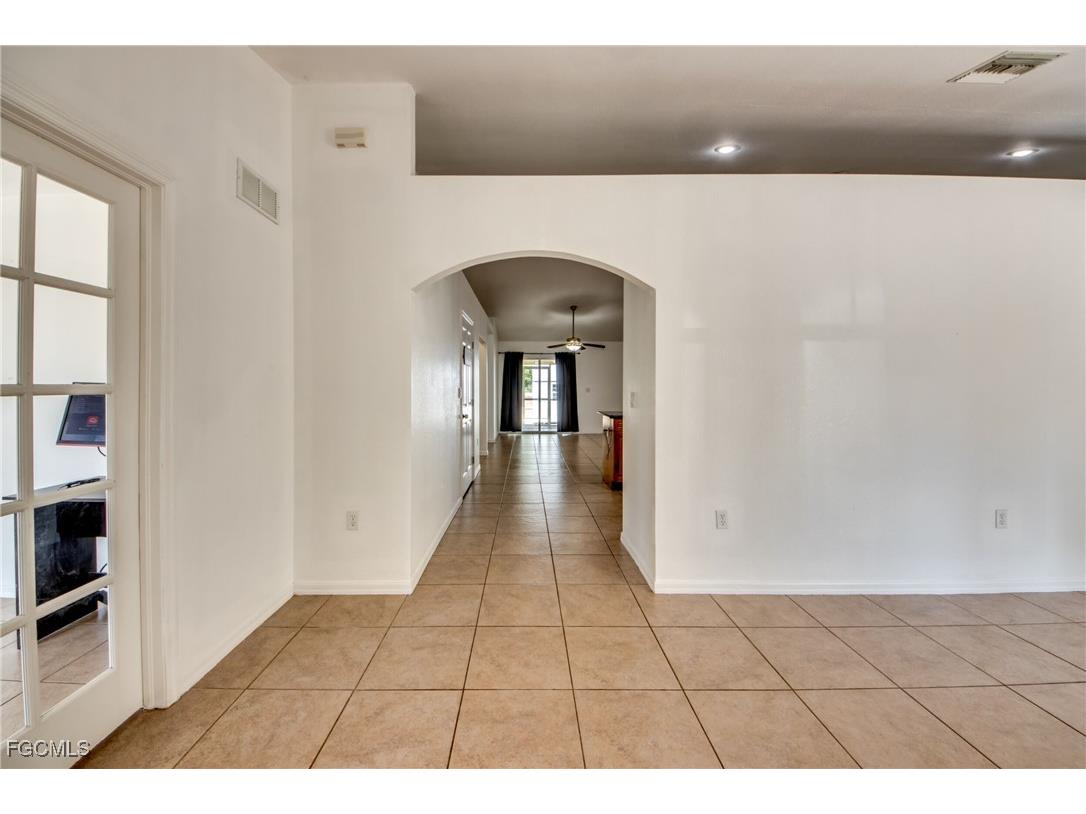 3728 Tareco Street Fort Myers FL 33905 2025022283 image8