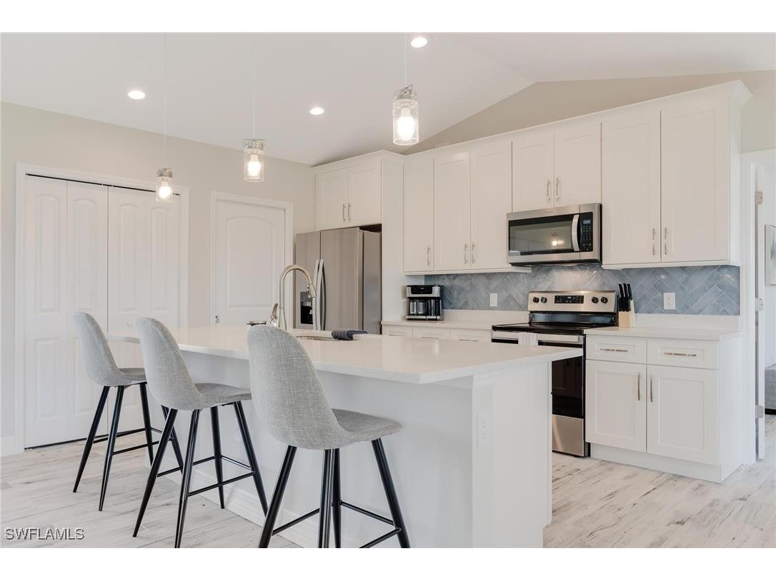 3728 Yucatan Parkway Cape Coral FL 33993 224077783 image5