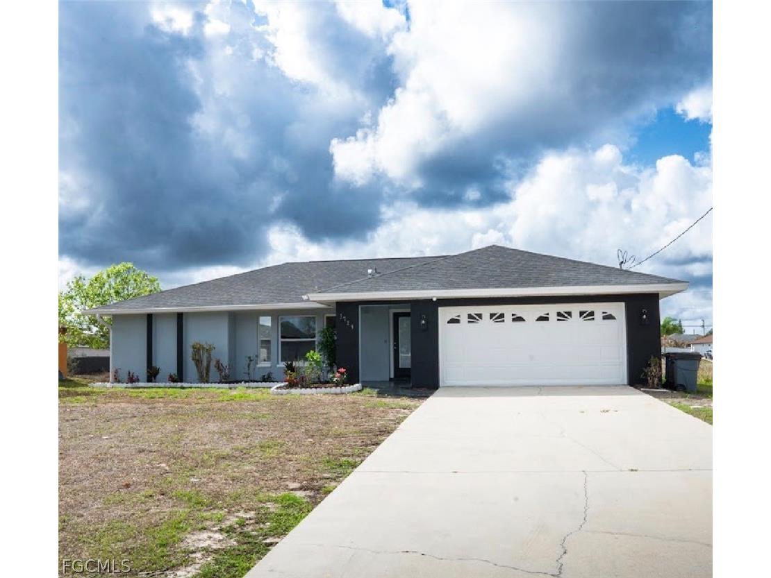 3729 13th Street W Lehigh Acres FL 33971 2026013189 image1