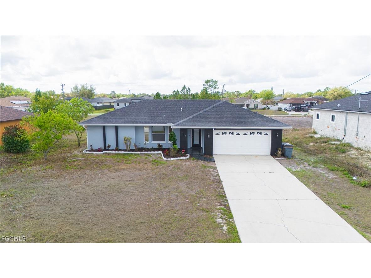 3729 13th Street W Lehigh Acres FL 33971 2026013189 image2