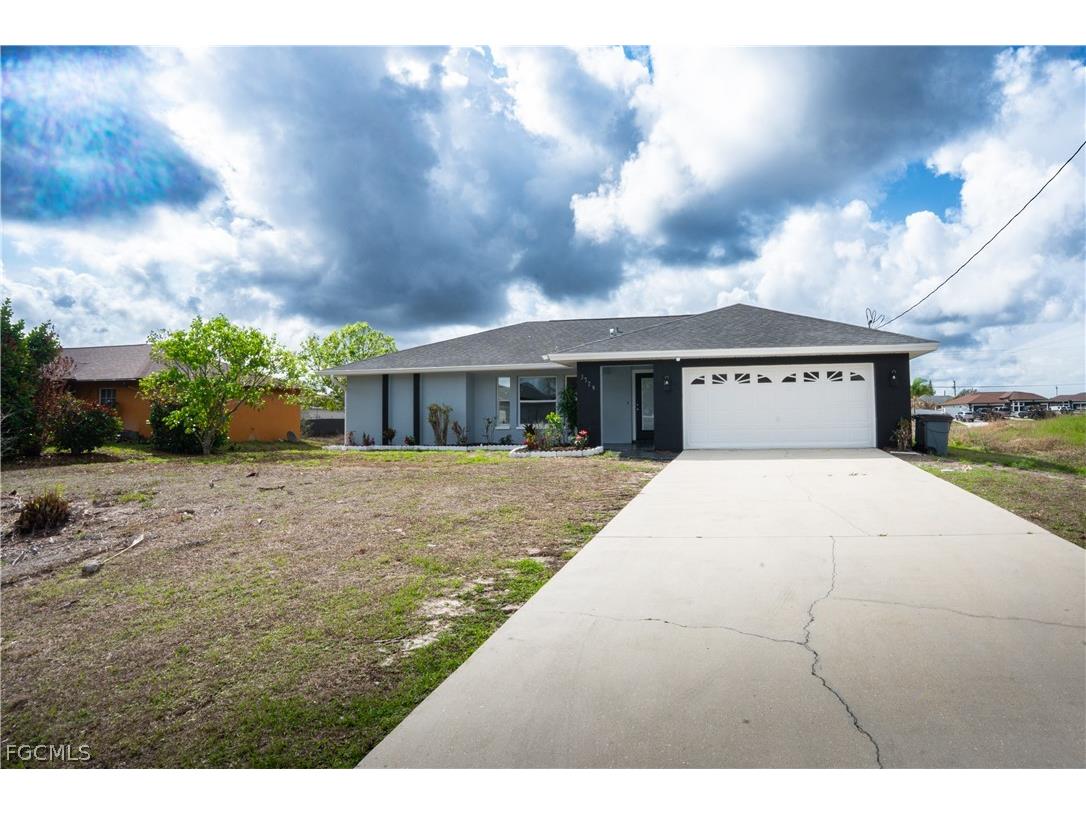 3729 13th Street W Lehigh Acres FL 33971 2026013189 image3