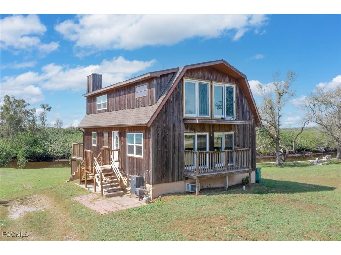 373 Hile Lane Punta Gorda FL 33982 2025021364 image1