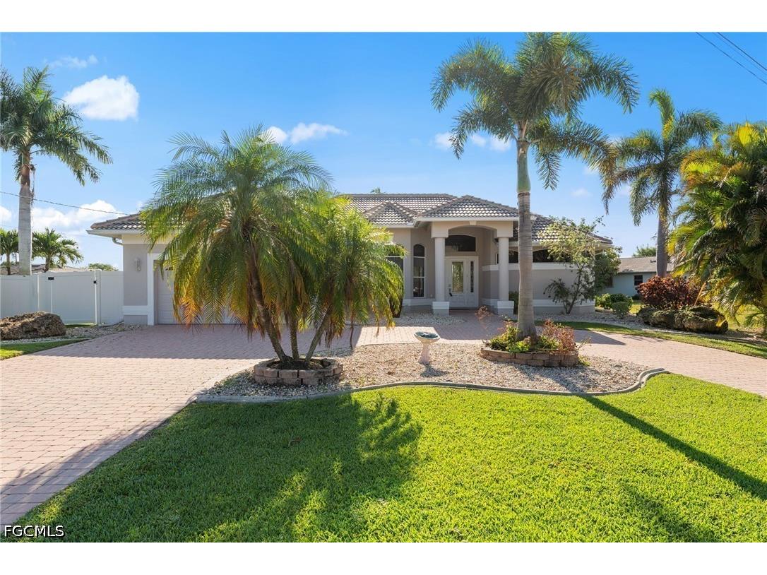 3733 SE 12th Place Cape Coral FL 33904 2026019648 image1