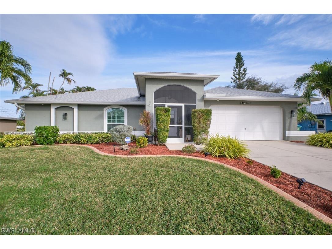 3733 SE 3rd Avenue Cape Coral FL 33904 224003641 image1
