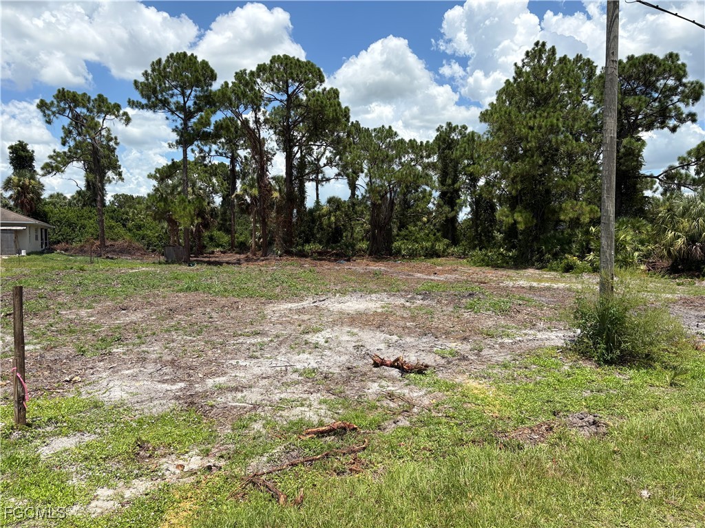 3734 Kemper Street Fort Myers FL 33905 2025004963 image5