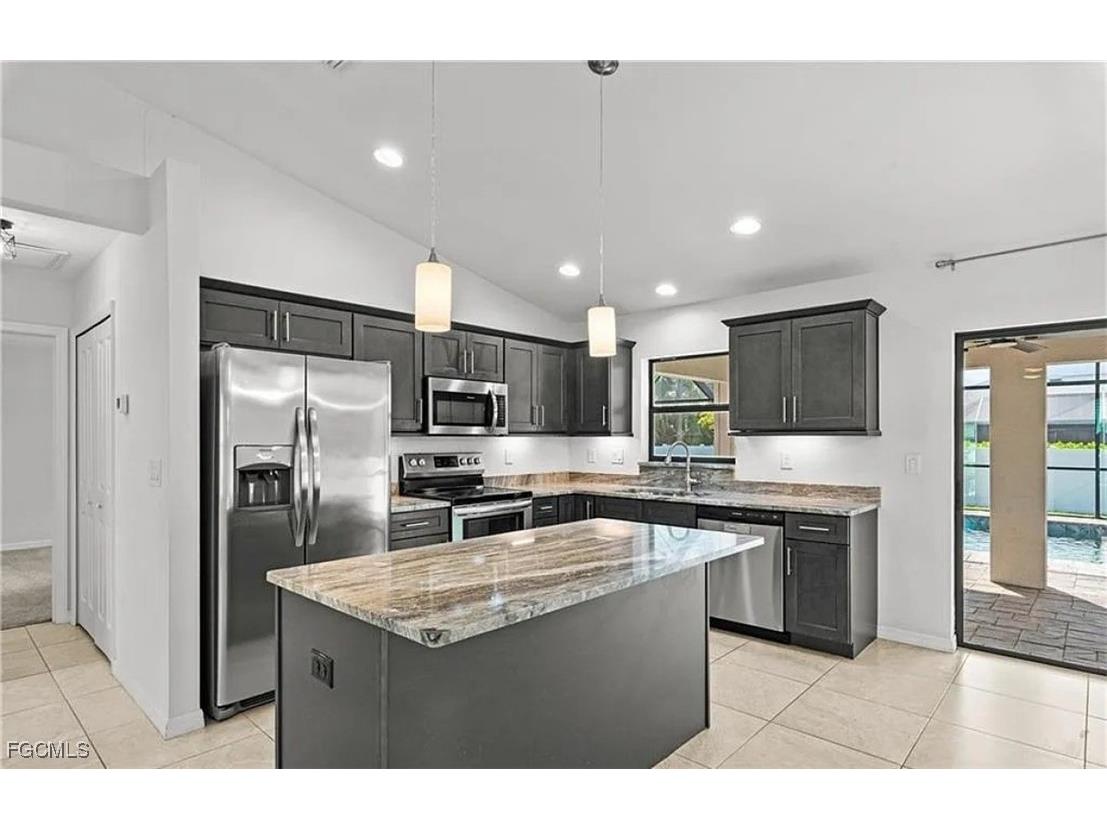 3734 SE 3rd Place Cape Coral FL 33904 2025005249 image2