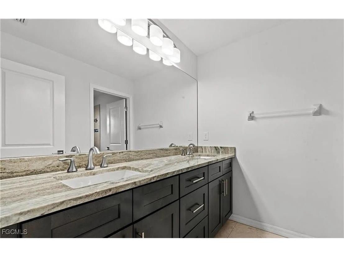 3734 SE 3rd Place Cape Coral FL 33904 2025005249 image5