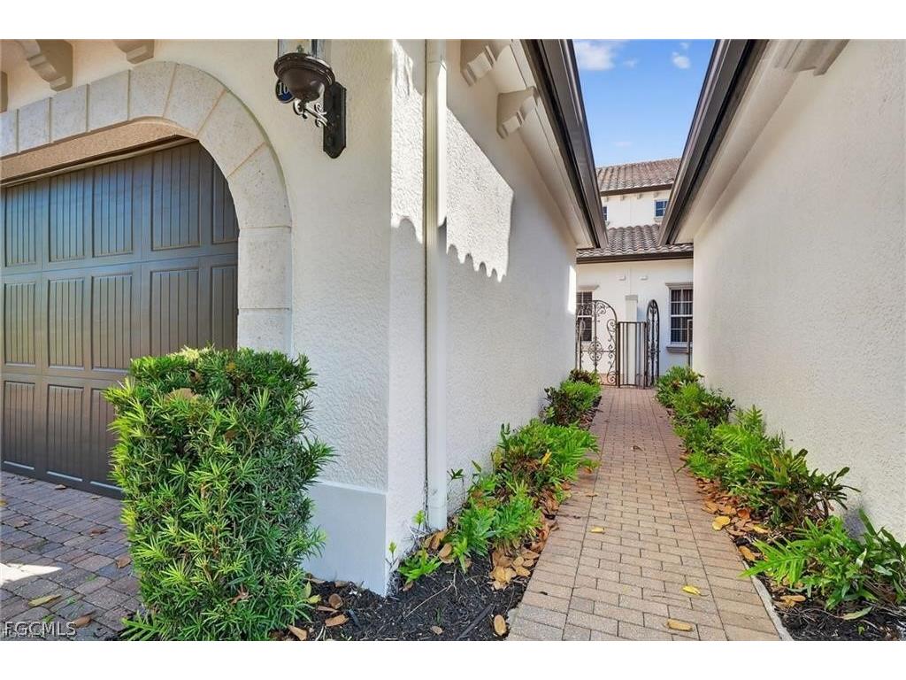 3735 Montreux Lane #BLDG 4-102 Naples FL 34114 2026010938 image2