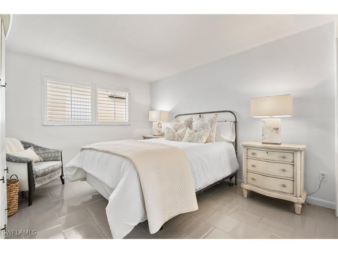 3737 Crayton Road Naples FL 34103 225077081 image18