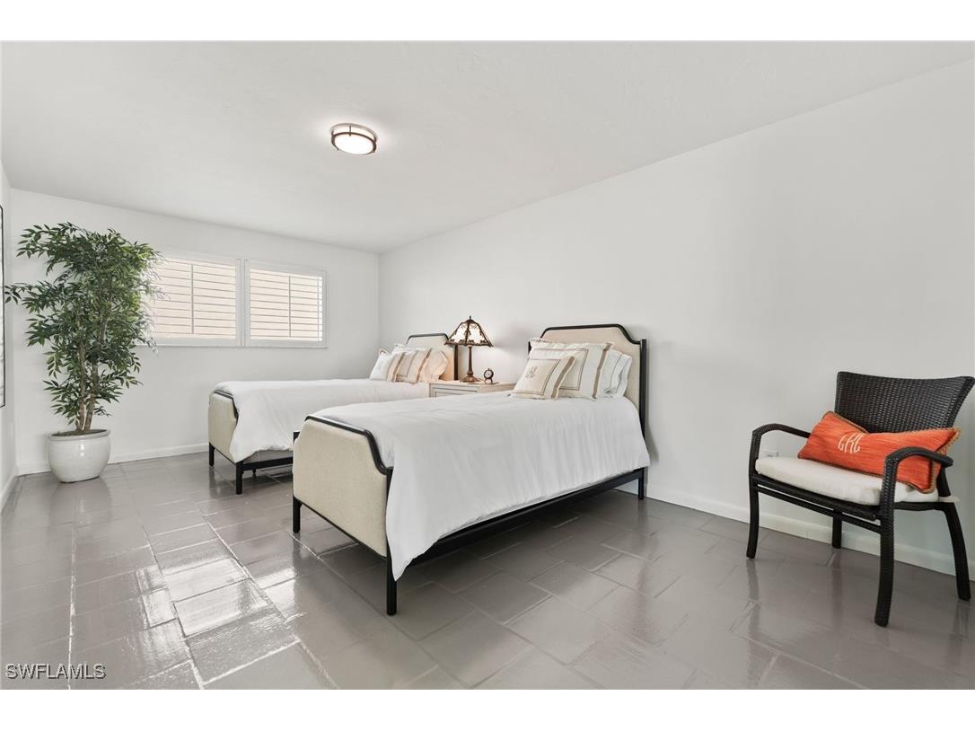 3737 Crayton Road Naples FL 34103 225077081 image22