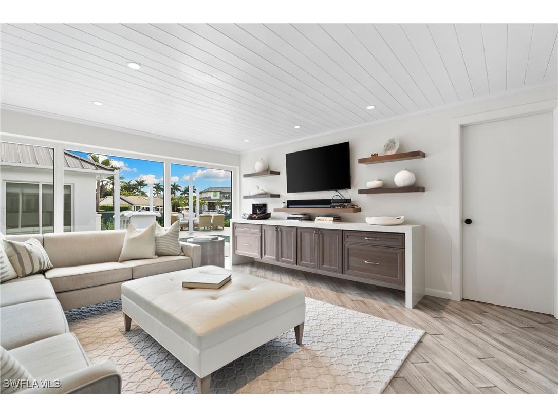 3737 Crayton Road Naples FL 34103 225077081 image7