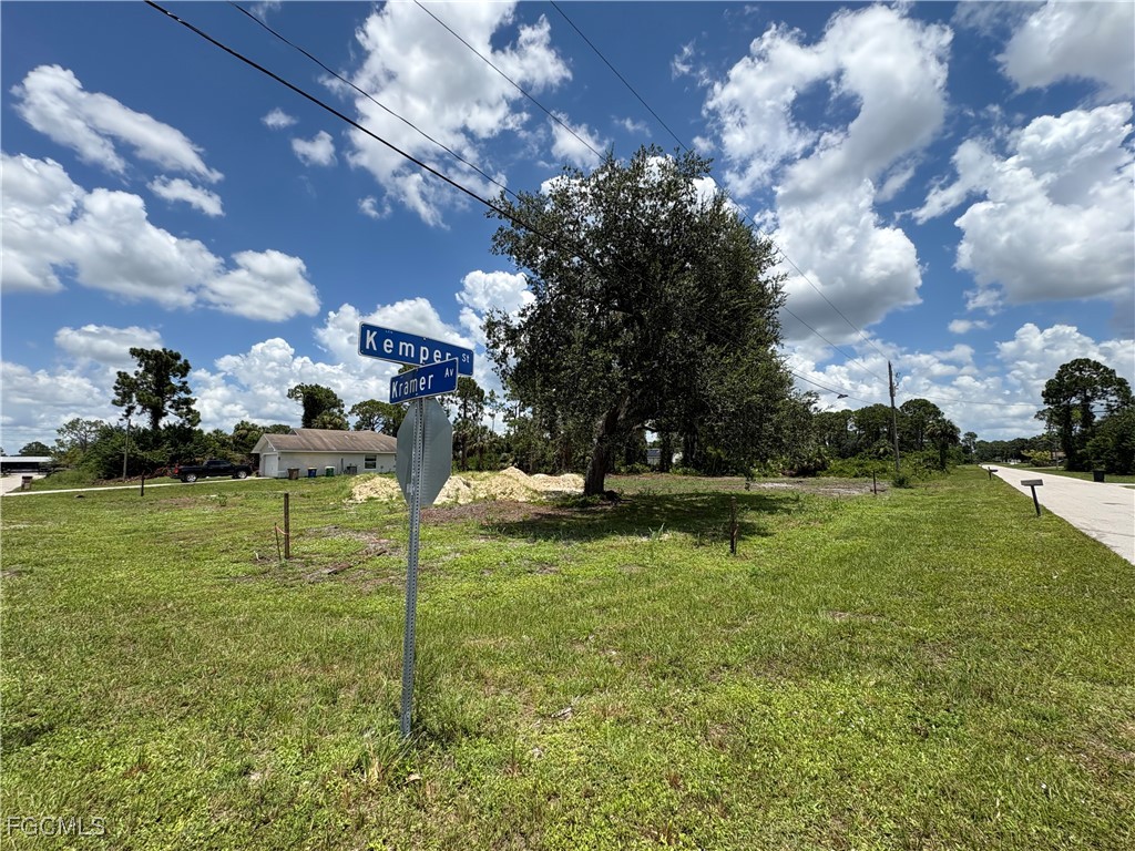 3738 Kemper Street Fort Myers FL 33905 2025004965 image5